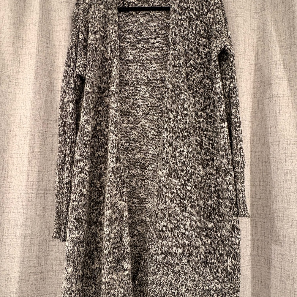 Women's Black and White Knit Sweater